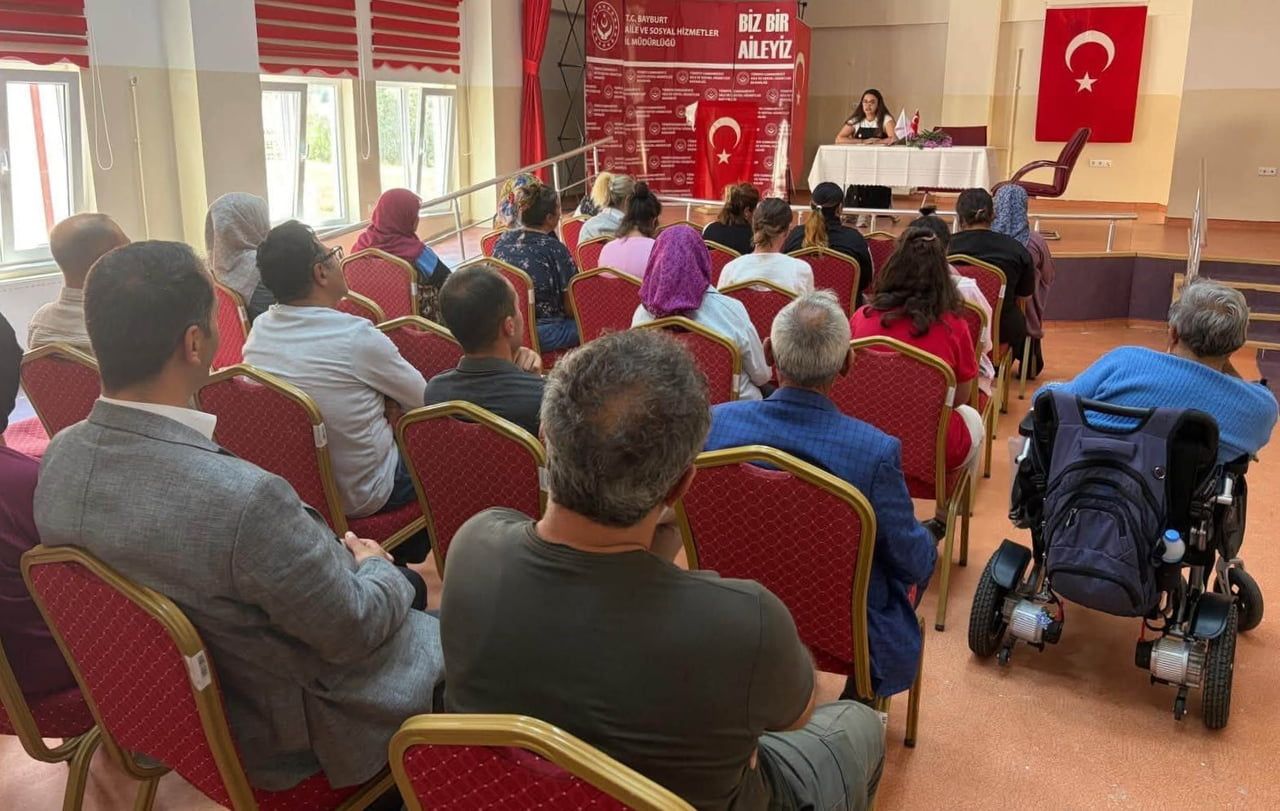 BAYBURT'TA ÖZEL BİREYLERE VE PERSONELE SAĞLIKLI YAŞAM EĞİTİMİ VERİLDİ