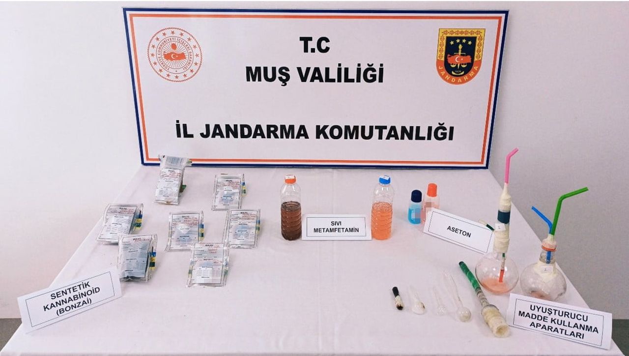MUŞ’TA JANDARMA EKİPLERİNCE UYUŞTURUCU MADDE İMAL VE TİCARETİ YAPAN ŞAHISLARA YÖNELİK DÜZENLENEN...