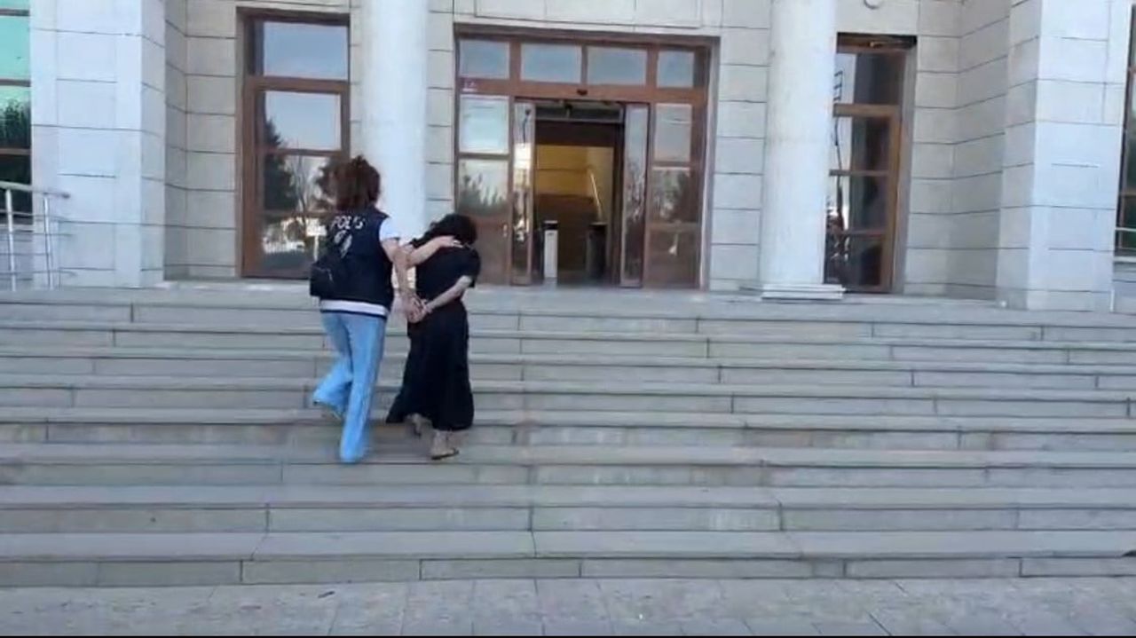 KIRIKHAN’DA UYUŞTURUCU MADDE TİCARETİ YAPTIĞI BELİRLENEN 2 ŞÜPHELİ, POLİS EKİPLERİNİN ÇALIŞMASI...