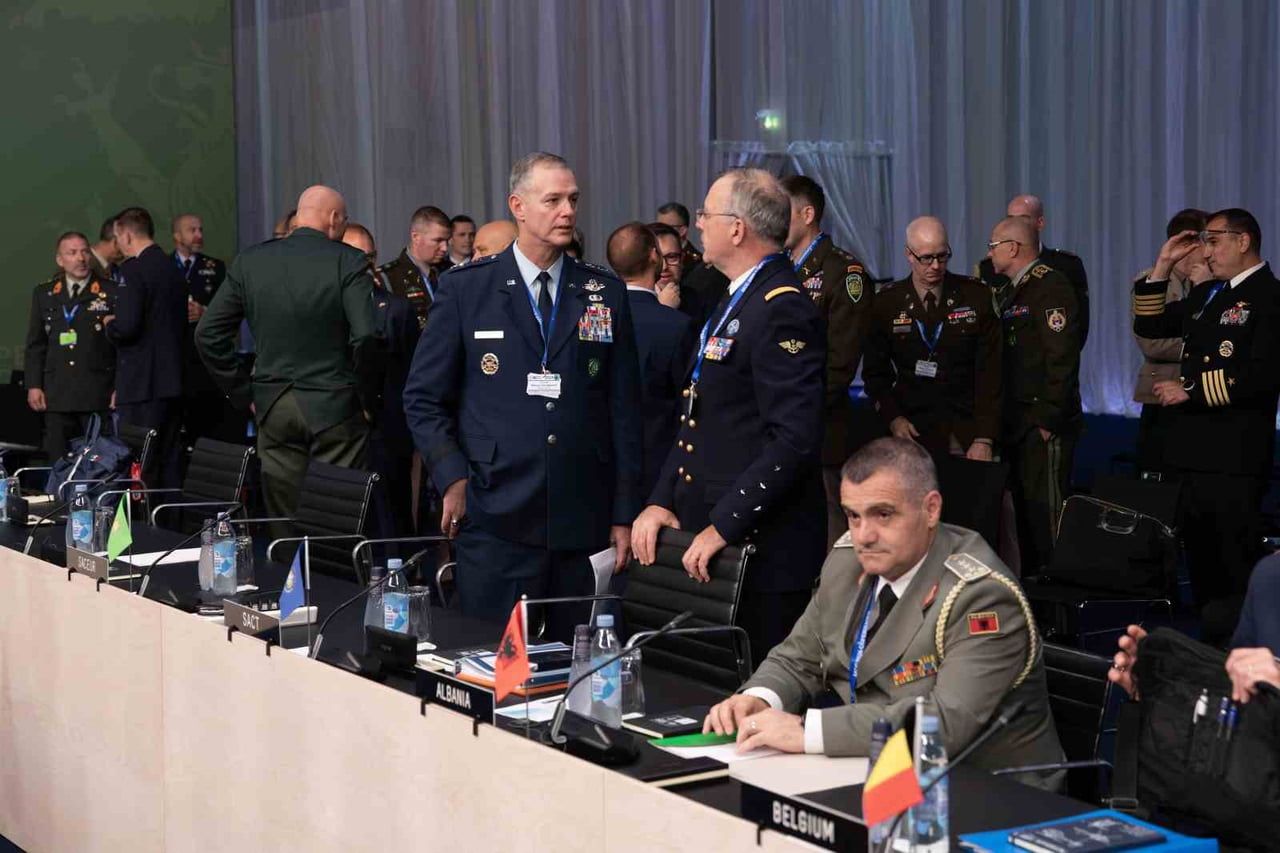 NATO ÜYESİ 32 ÜLKENİN GENELKURMAY BAŞKANLARI, NATO ASKERİ KOMİTESİ'NİN YENİ BAŞKANINI BELİRLEMEK...