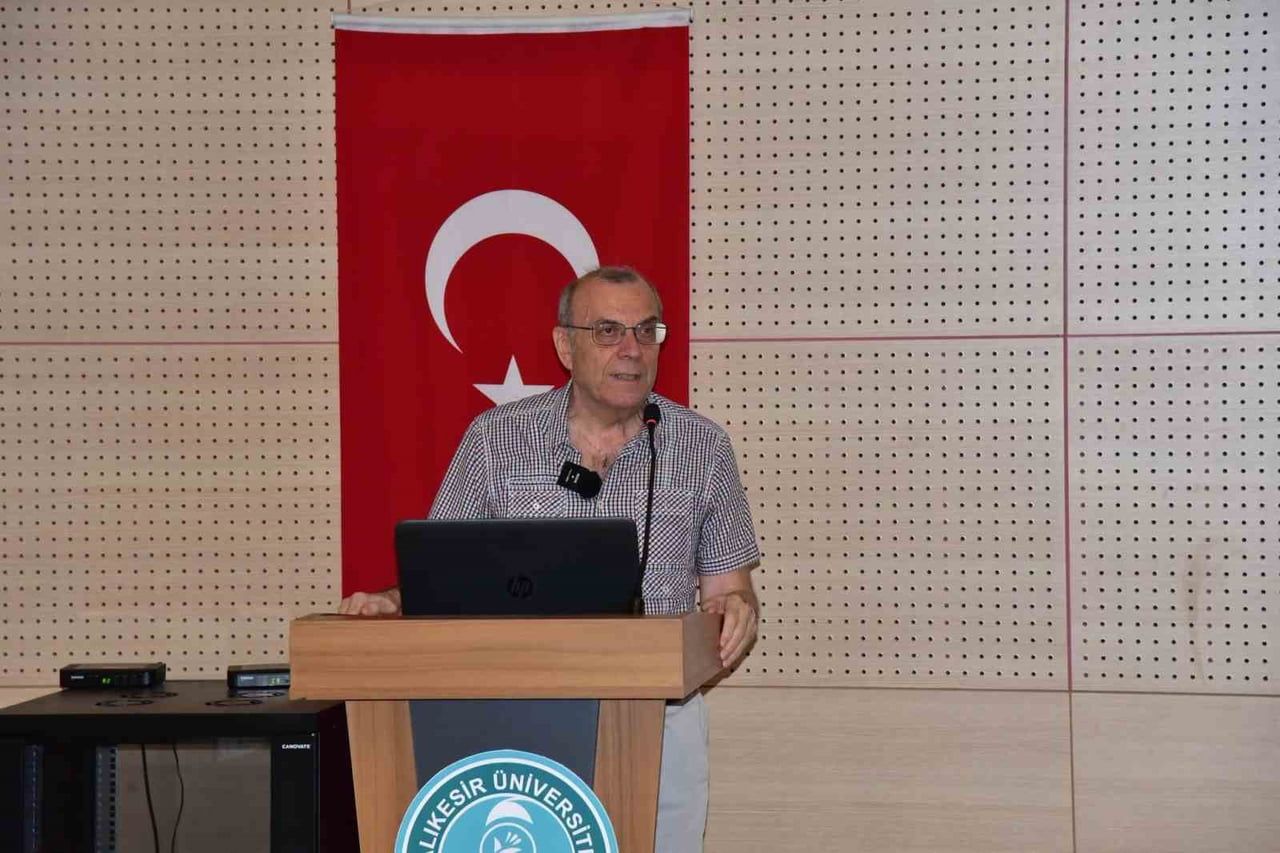 BALIKESİR'DE CHARLES PEİRCE’İN GÖSTERGEBİLİMİ VE METAFORLAR KONUŞULDU PROF. DR. IVAN...