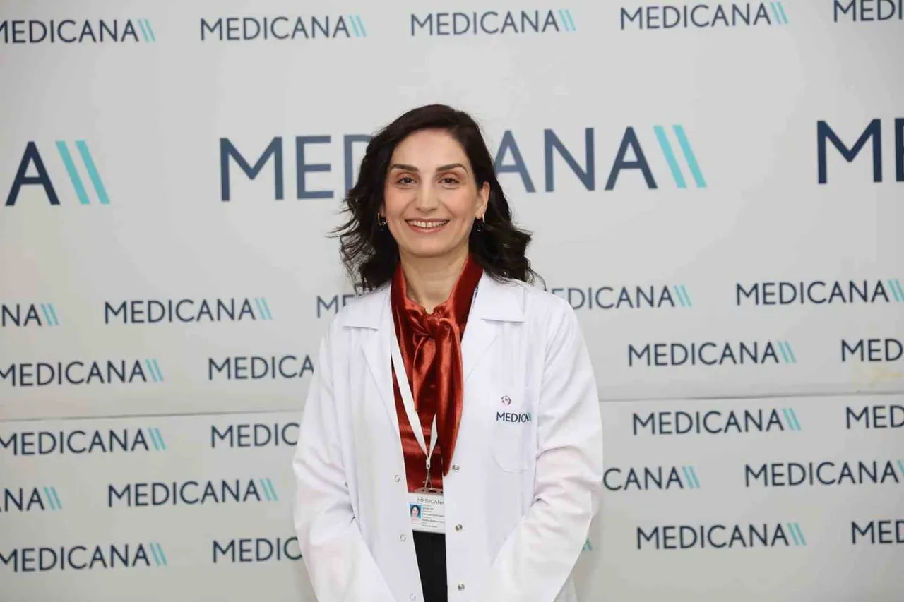 MEDİCANA SAĞLIK GRUBU RADYOLOJİ UZMANI UZM. DR. NESRİN ATCI, "YAŞA VE KİŞİSEL RİSK DURUMUNA UYGUN...