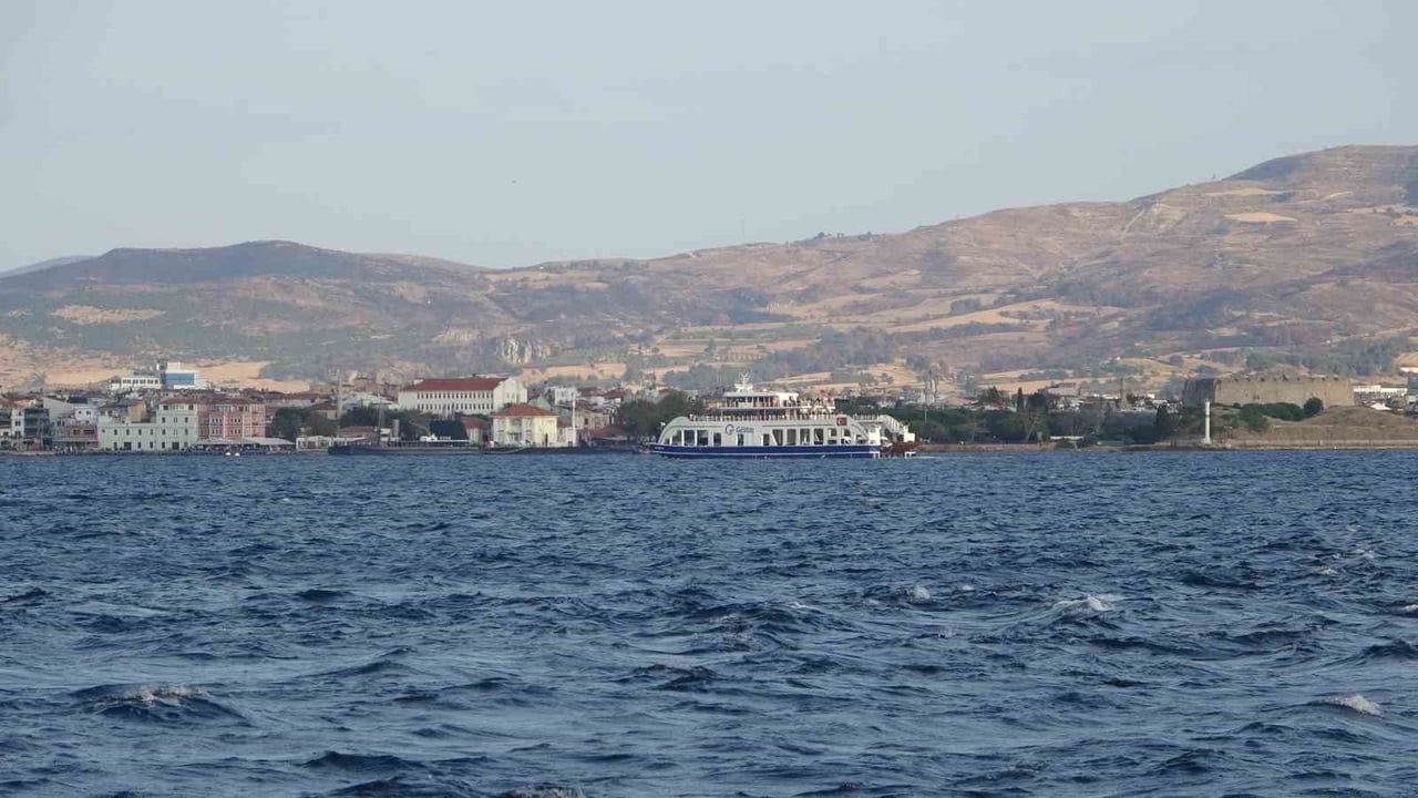 ÇANAKKALE'NİN KUZEY EGE DENİZİ'NDEKİ GÖKÇEADA İLÇESİNE YARIN YAPILMASI PLANLANAN BAZI TARİFELİ...