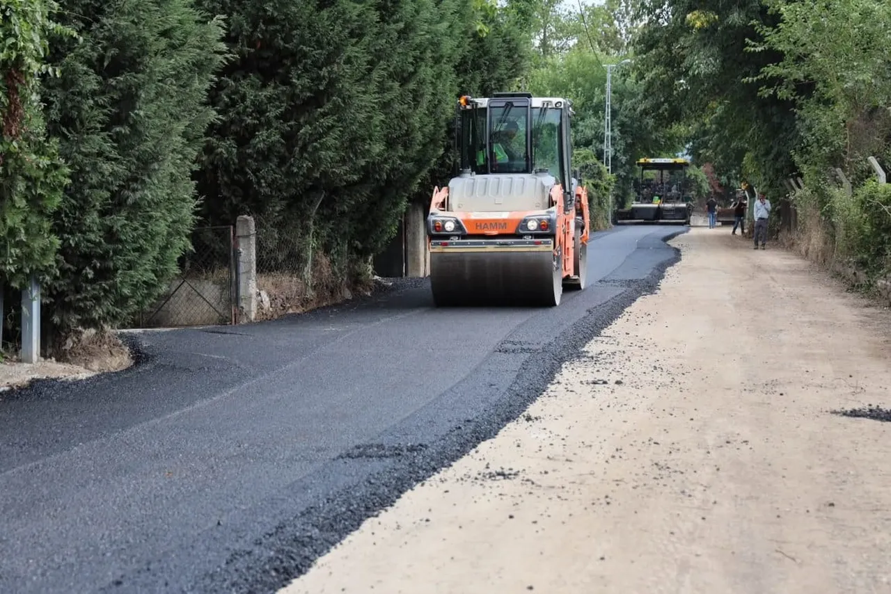 KARTEPE'DE ALTYAPI ÇALIŞMALARI TAMAMLANAN CADDE VE SOKAKLARDA BELEDİYE EKİPLERİNCE ASFALT, BETON...
