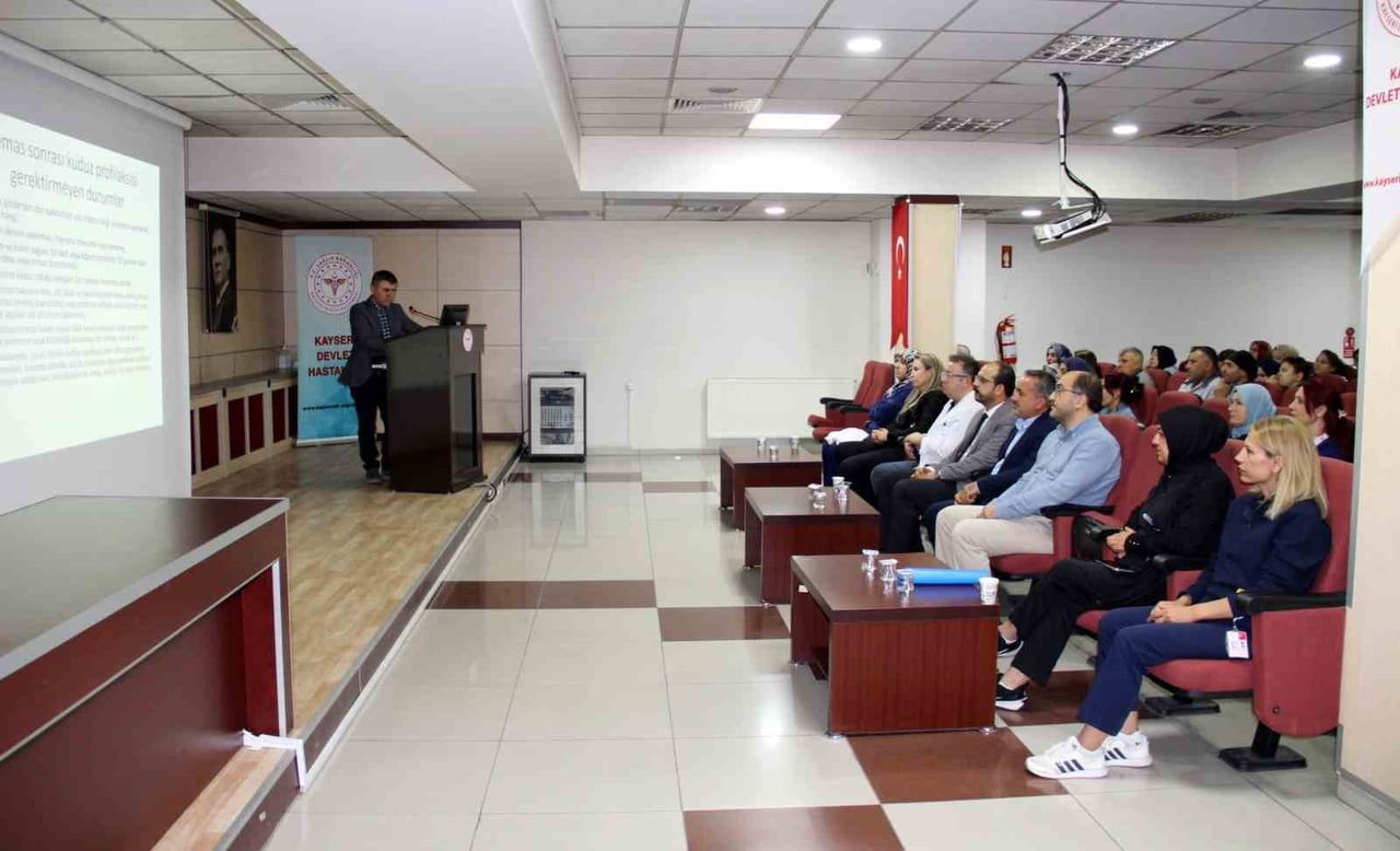 KAYSERİ DEVLET HASTANESİ ENFEKSİYON HASTALIKLARI UZMANI UZM. DR. HAYDAR ÜRÜN, 28 EYLÜL DÜNYA KUDUZ...