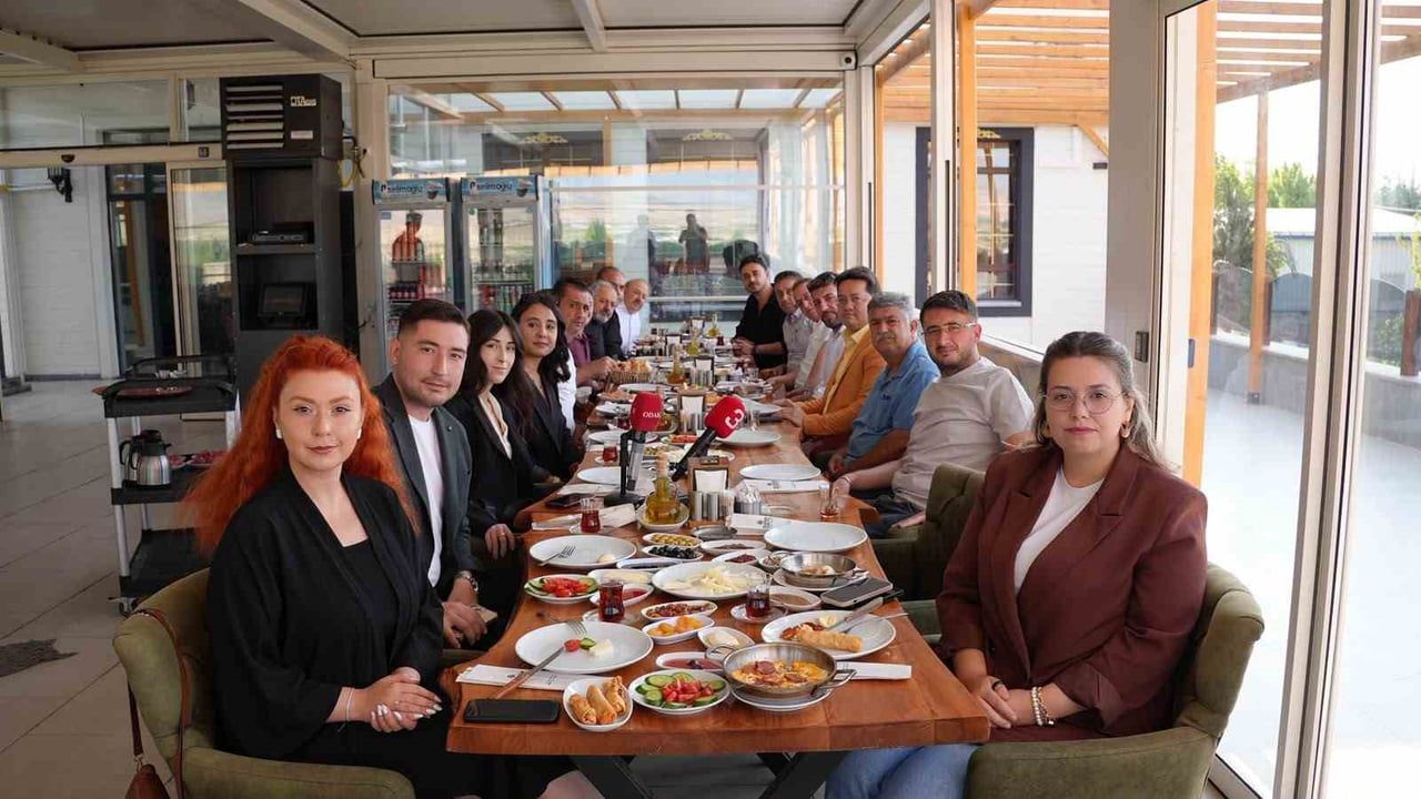 AFYONKARAHİSAR BOLVADİN BELEDİYE BAŞKANI DERVİŞ AYNACİ, 24 TEMMUZ GAZETECİLER VE BASIN BAYRAMI...