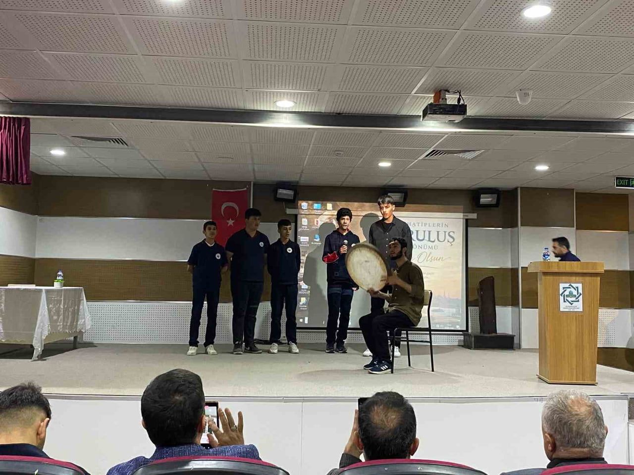 KARS’TA İMAM HATİP OKULLARININ KURULUŞ YIL DÖNÜMÜ PROGRAMI DÜZENLENDİ(KARS-İHA)