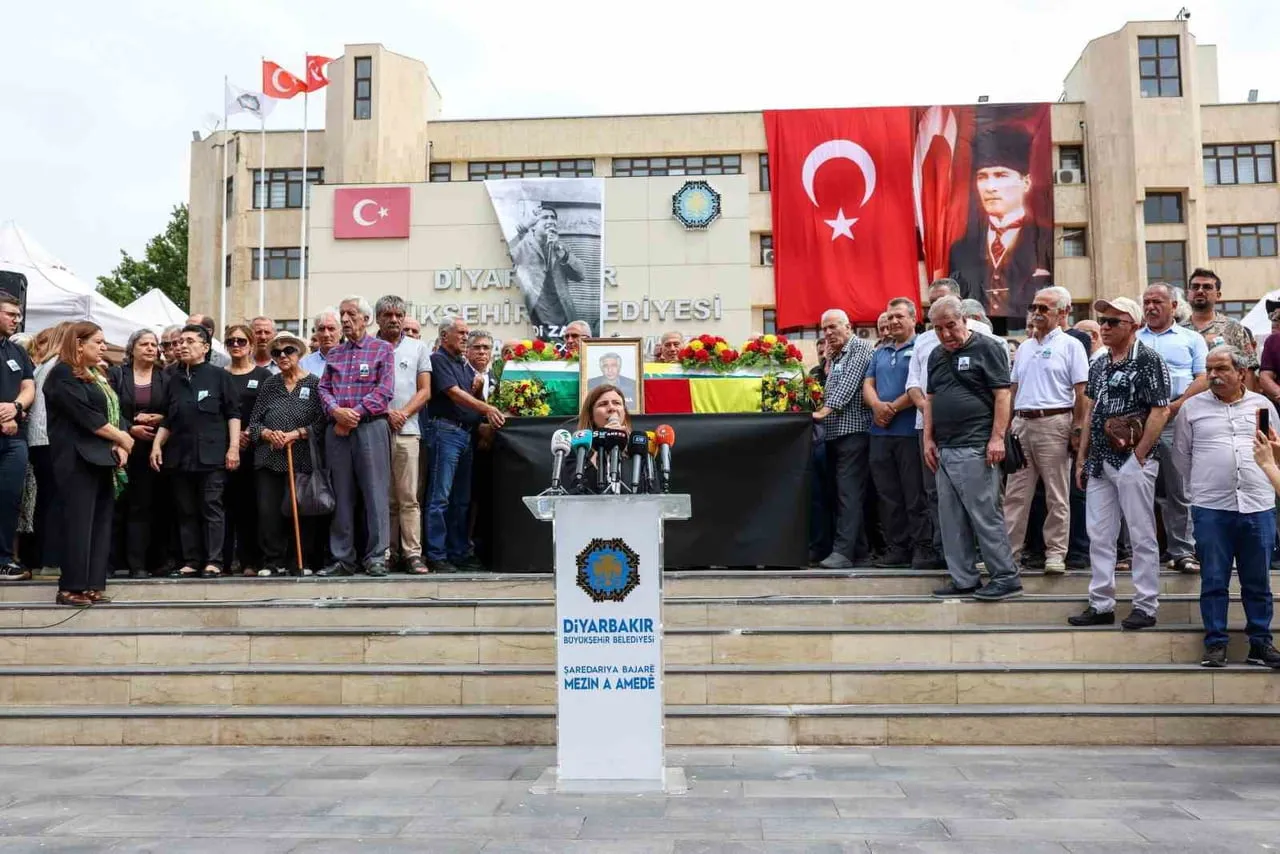 DİYARBAKIR’DA 1977-1980 YILLARI ARASINDA BELEDİYE BAŞKANLIĞI GÖREVİNİ YÜRÜTEN VE KOAH HASTALIĞI...