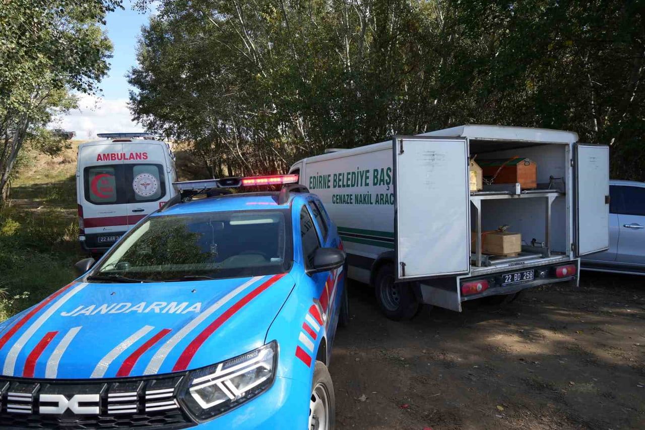 EDİRNE'DE MERİÇ NEHRİ'NDE BOTUN ALABORA OLMASI SONUCU KAYBOLAN 2 ÇOCUĞU ARAMA ÇALIŞMALARINDA 5...