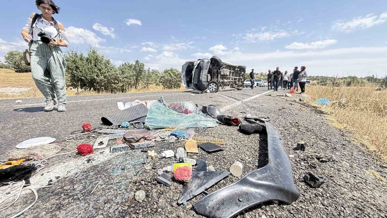 DİYARBAKIR’IN LİCE İLÇESİNDE MEYDANA GELEN TRAFİK KAZASINDA ÖLÜ SAYISI 7’YE YÜKSELDİ.
