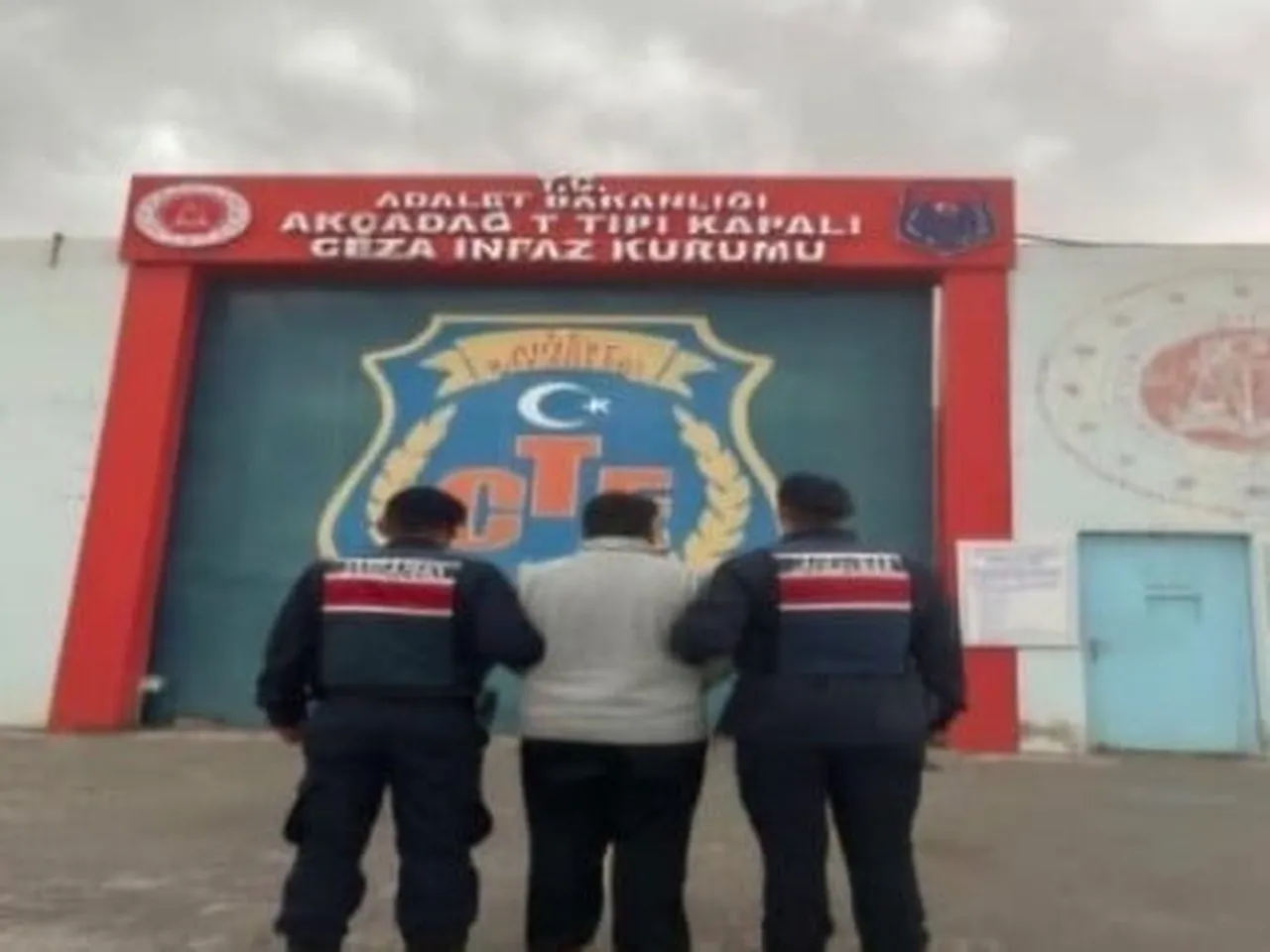 MALATYA'DA HAKKINDA 48 YIL 6 AY 25 GÜN KESİNLEŞMİŞ HAPİS CEZASI BULUNAN ŞAHIS, JANDARMA...