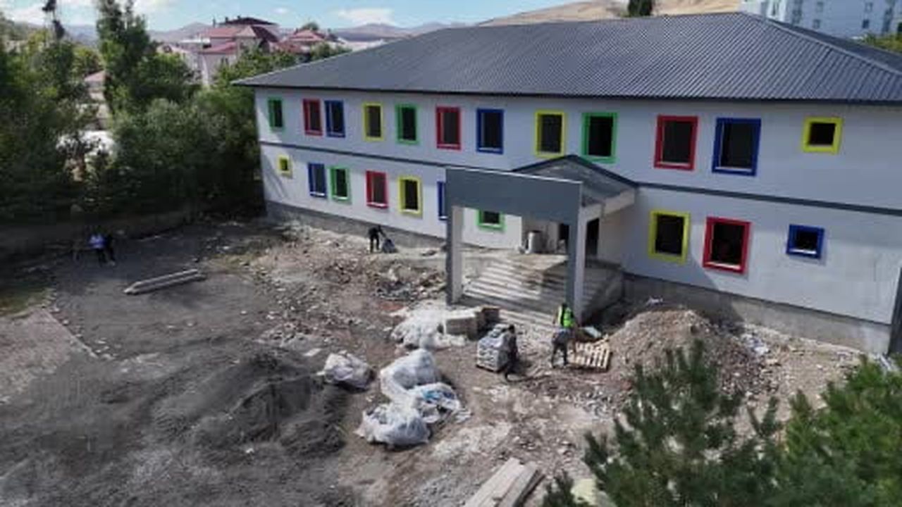 Ağrılı iş insanı, memleketine vefa borcunu eğitim yatırımıyla ödüyor
