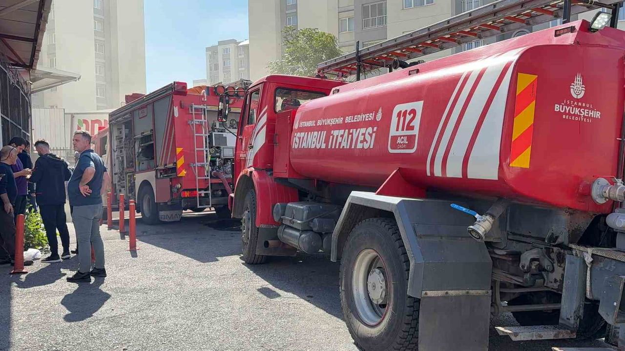 İSTANBUL KÜÇÜKÇEKMECE’DE BİR MARKET ZİNCİRİNE AİT GENEL MÜDÜRLÜK BİNASININ OTOPARKINDA PARK...