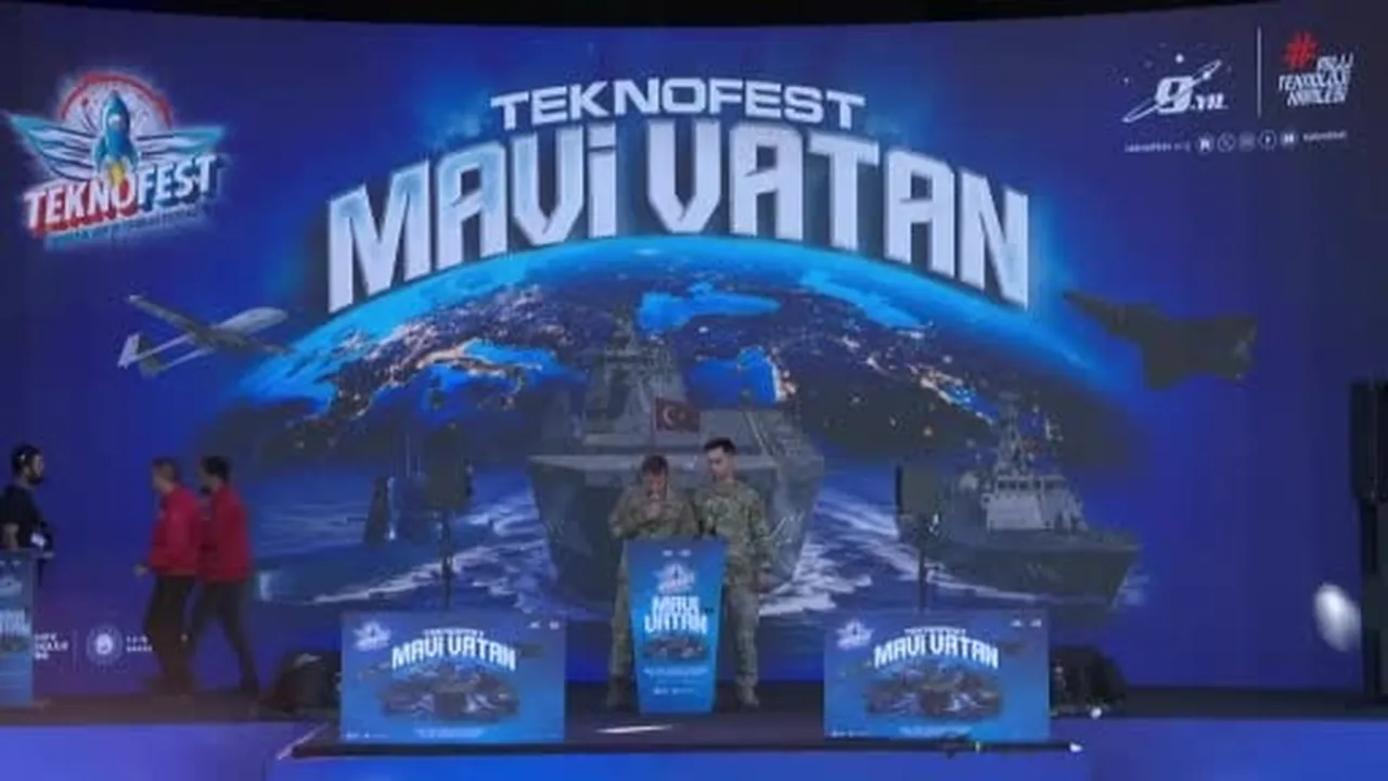 TEKNOFEST Mavi Vatan’da SAS ve SAT komandolarından nefes kesen gösteri