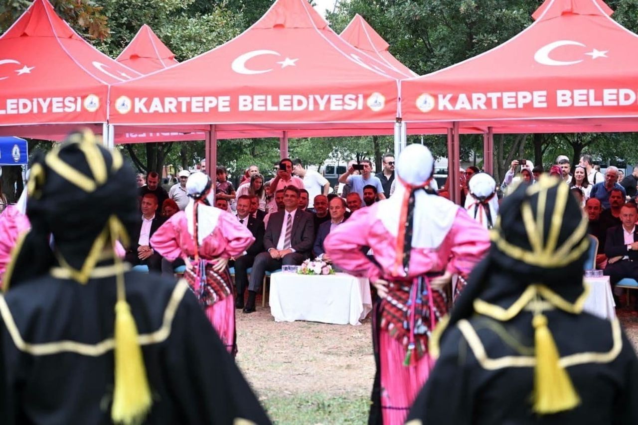 KARTEPE'DE BU YIL 16'NCISI ORGANİZE EDİLEN SÜNNET ŞÖLENİ'NDE, SÜNNET OLAN 300 ÇOCUK İÇİN ÇEŞİTLİ...