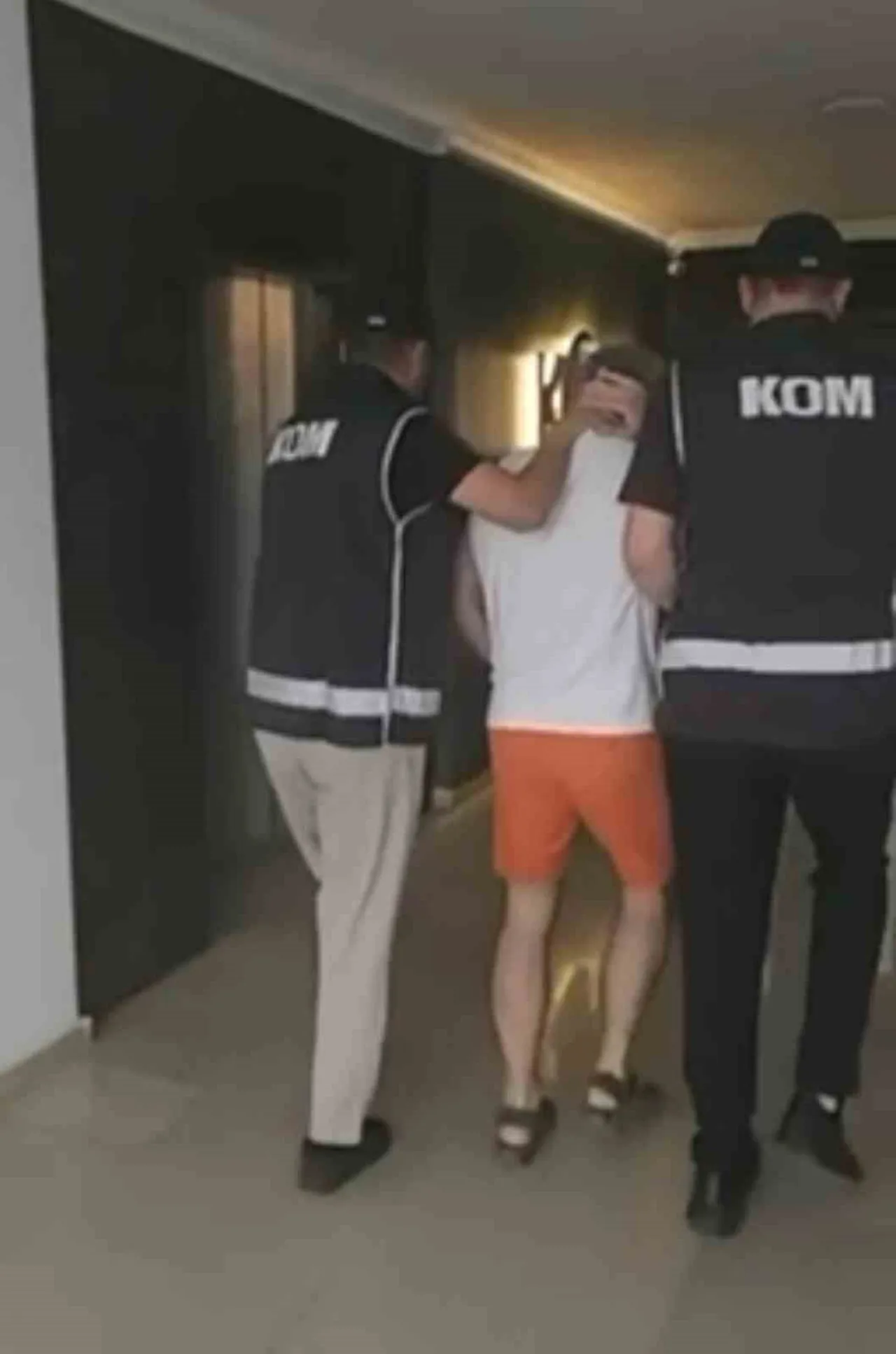 ANTALYA’DA, RUS MAKAMLARINCA "NİTELİKLİ DOLANDIRICILIK" SUÇUNDAN HAKKINDA KIRMIZI BÜLTENLE...