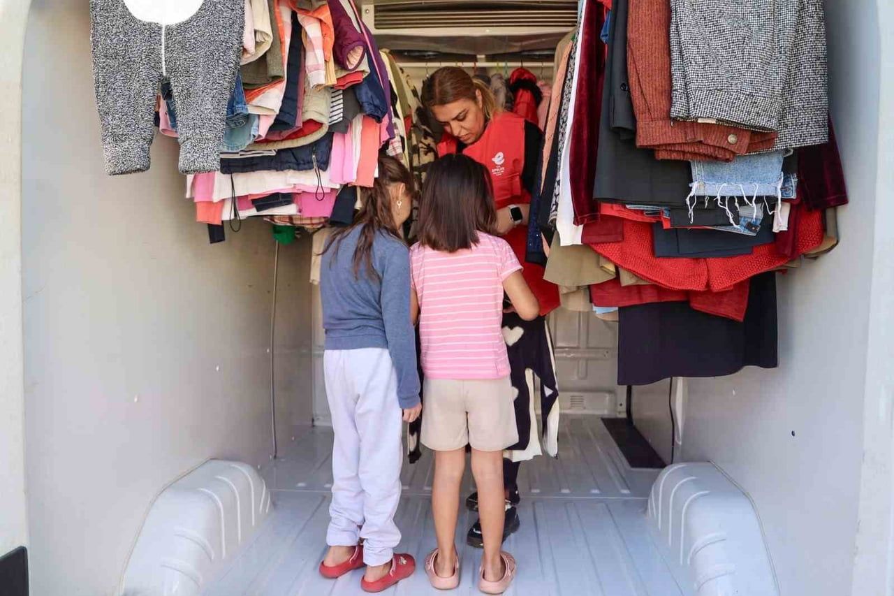 EFELER BELEDİYESİ İHTİYAÇ SAHİPLERİNE ULAŞIYOR