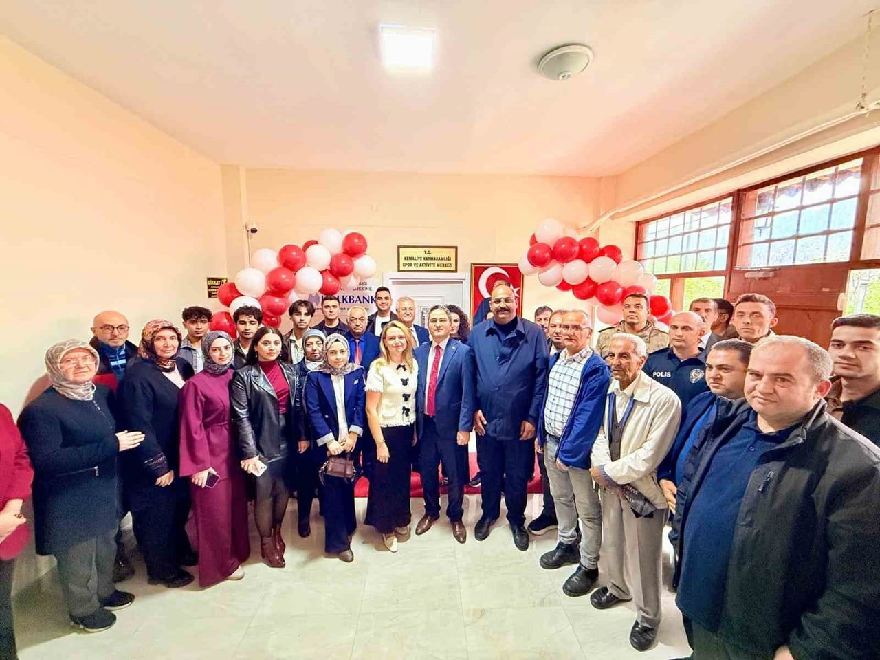 ERZİNCAN'IN KEMALİYE İLÇESİNDE KAYMAKAMLIK TARAFINDAN YAPTIRILAN SPOR VE AKTİVİTE MERKEZİ...