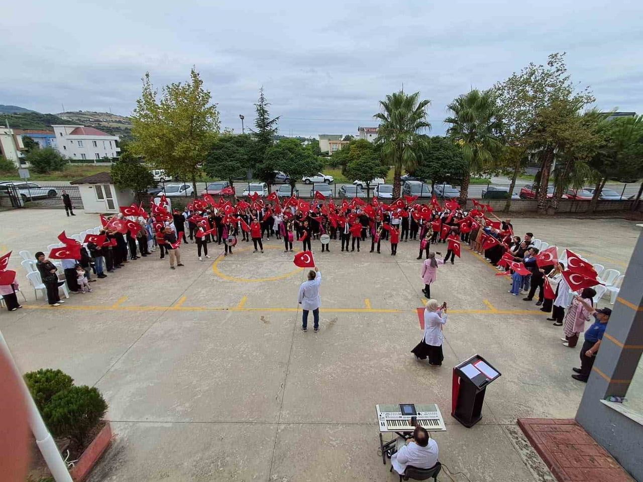 SAMSUN’DA ÖZEL ÖĞRENCİLERDEN İLKÖĞRETİM HAFTASI’NA RENKLİ KUTLAMA