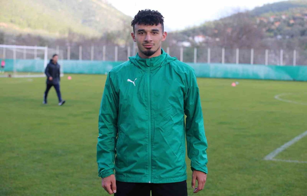 GÖZTEPE, GÖKDENİZ BAYRAKDAR TRANSFERİNİ BİTİRDİ  (ARŞİV)