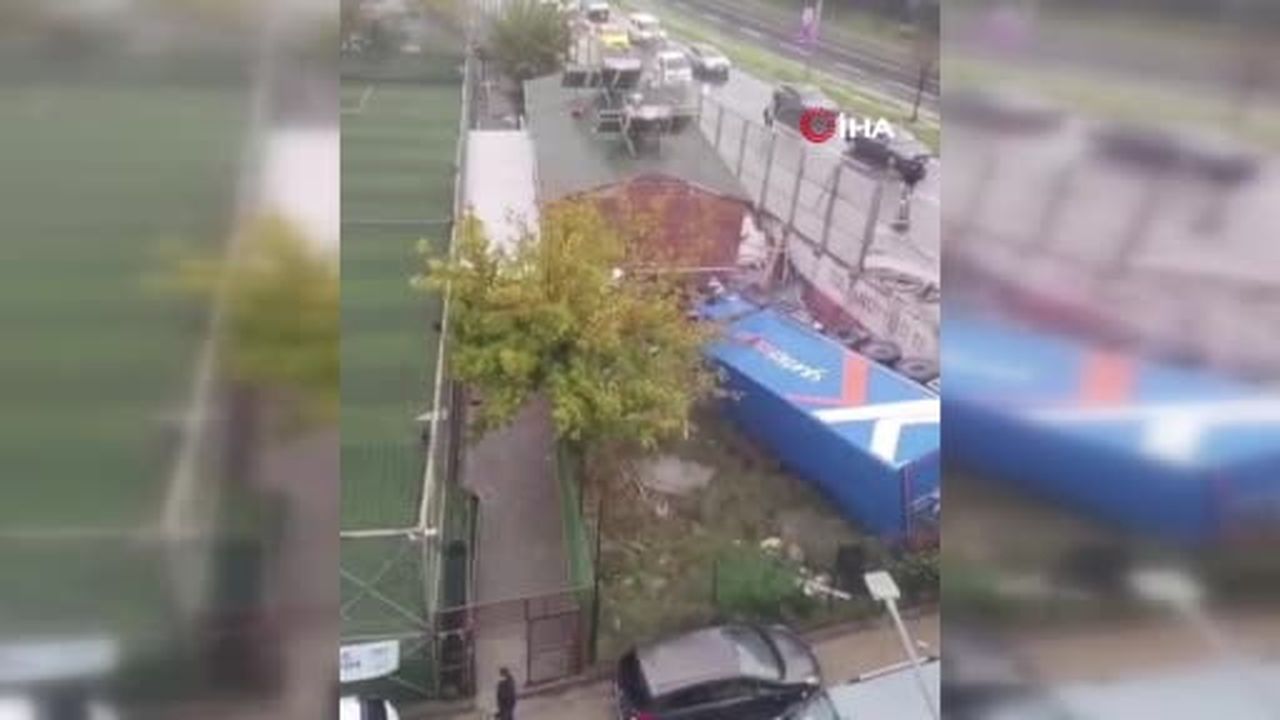 Sultangazi'de kontrolden çıkan tır, karşı şeride geçerek iki araca çarptı ardından yaklaşık 5...