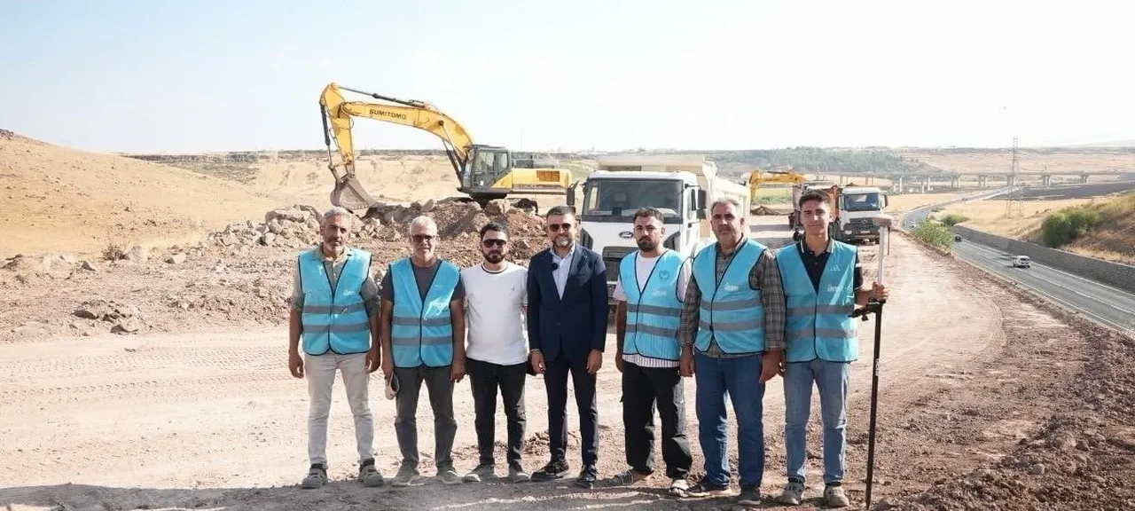 DİYARBAKIR'DA, EĞİL BELEDİYESİ TARAFINDAN İLÇEDE YOL YAPIM ÇALIŞMALARINA BAŞLANDI. BELEDİYE...