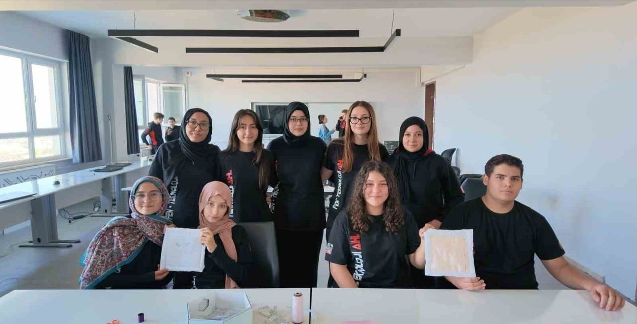 DENİZLİ'DE HATİPZADE VELİ BAŞER ANADOLU İMAM HATİP LİSESİ ÖĞRENCİLERİ, UNUTULMAYA YÜZ TUTAN...