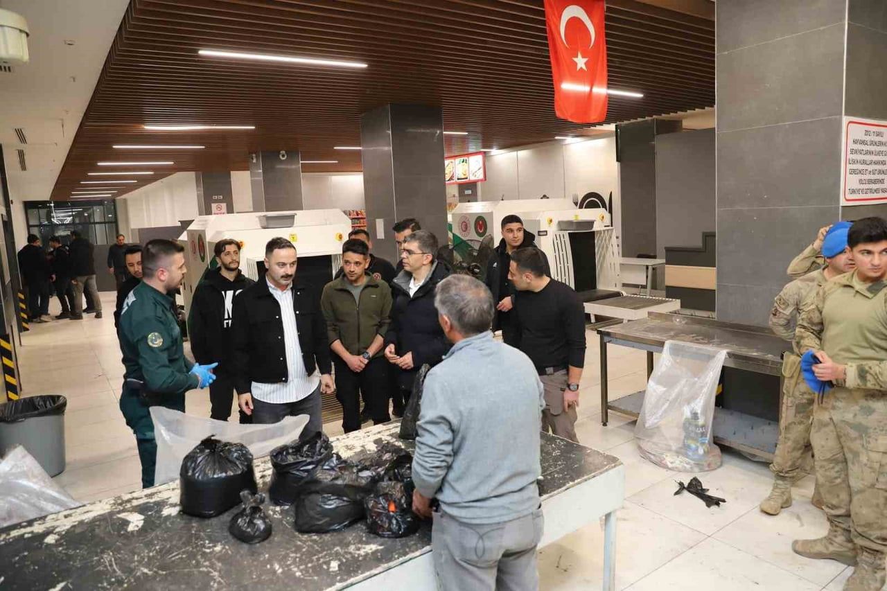 DOĞUBAYAZIT KAYMAKAMI AYVAT’TAN GÜRBULAK GÜMRÜK KAPISI’NDA İNCELEME