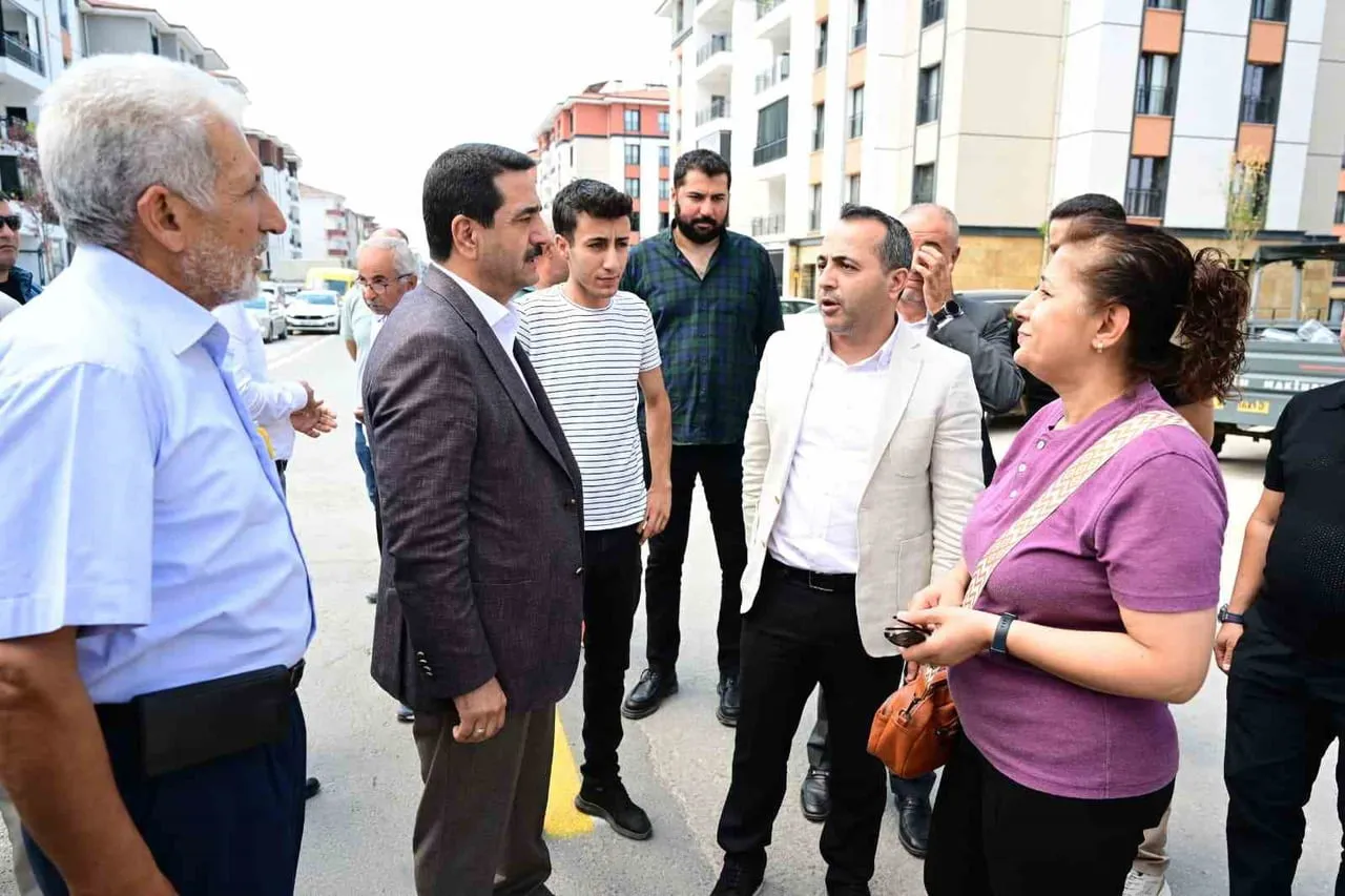 BAŞKAN TAŞKIN, MİLLETVEKİLİ BABACAN İLE ZAFER MAHALLESİ’NDE VATANDAŞLARI DİNLEDİ