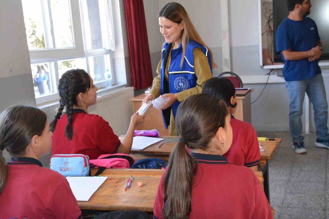 MANİSA’NIN DEMİRCİ İLÇESİNDE GENÇLİK VE SPOR BAKANLIĞINA BAĞLI YURTTA KALAN ÖĞRENCİLER İLE GENÇLİK...