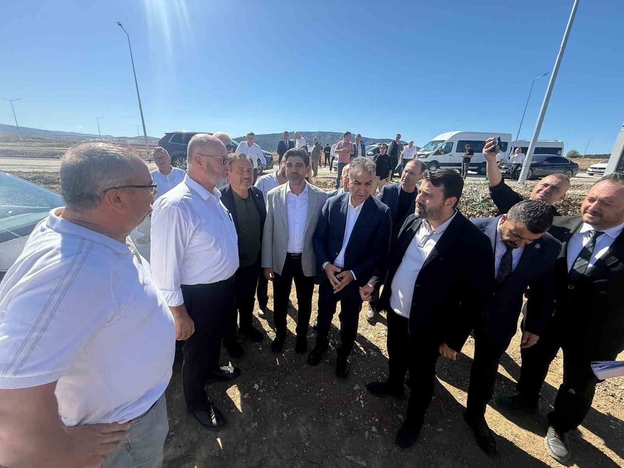 KARABÜK VALİSİ OKTAY ÇAĞATAY BERABERİNDE AK PARTİ KARABÜK MİLLETVEKİLLERİ CEM ŞAHİN VE ALİ...