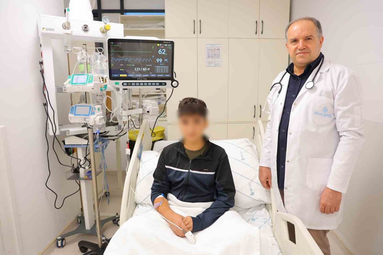 KAHRAMANMARAŞ’TA SU ŞİŞESİNE KONULAN TUZ RUHUNU YANLIŞLIKLA İÇEN 14 YAŞINDAKİ ÇOCUK, YEMEK BORUSU...