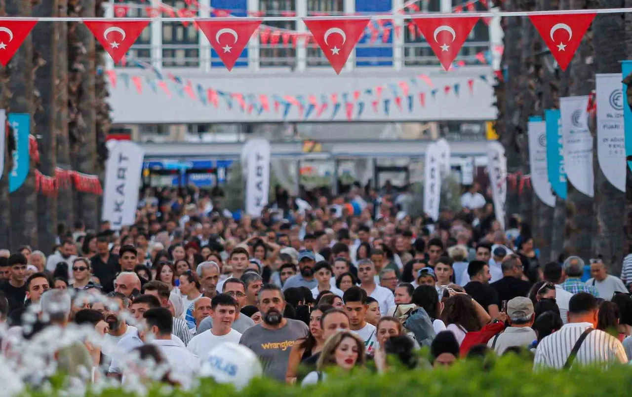 İEF’DE, BU YIL EĞLENCE DOLU YENİ ALANLAR DA YER ALACAK. İZELTAŞ ETKİNLİK ALANI VE RED BULL KARTON...