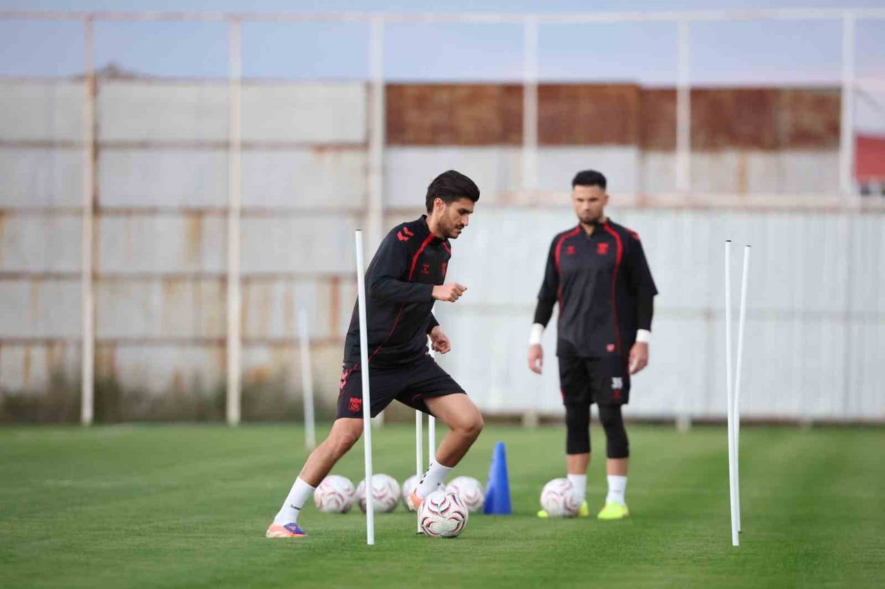 SİVASSPOR, MİLLİ MAÇLAR NEDENİYLE LİGE VERİLEN ARADA ÇALIŞMALARINA BAŞLADI.