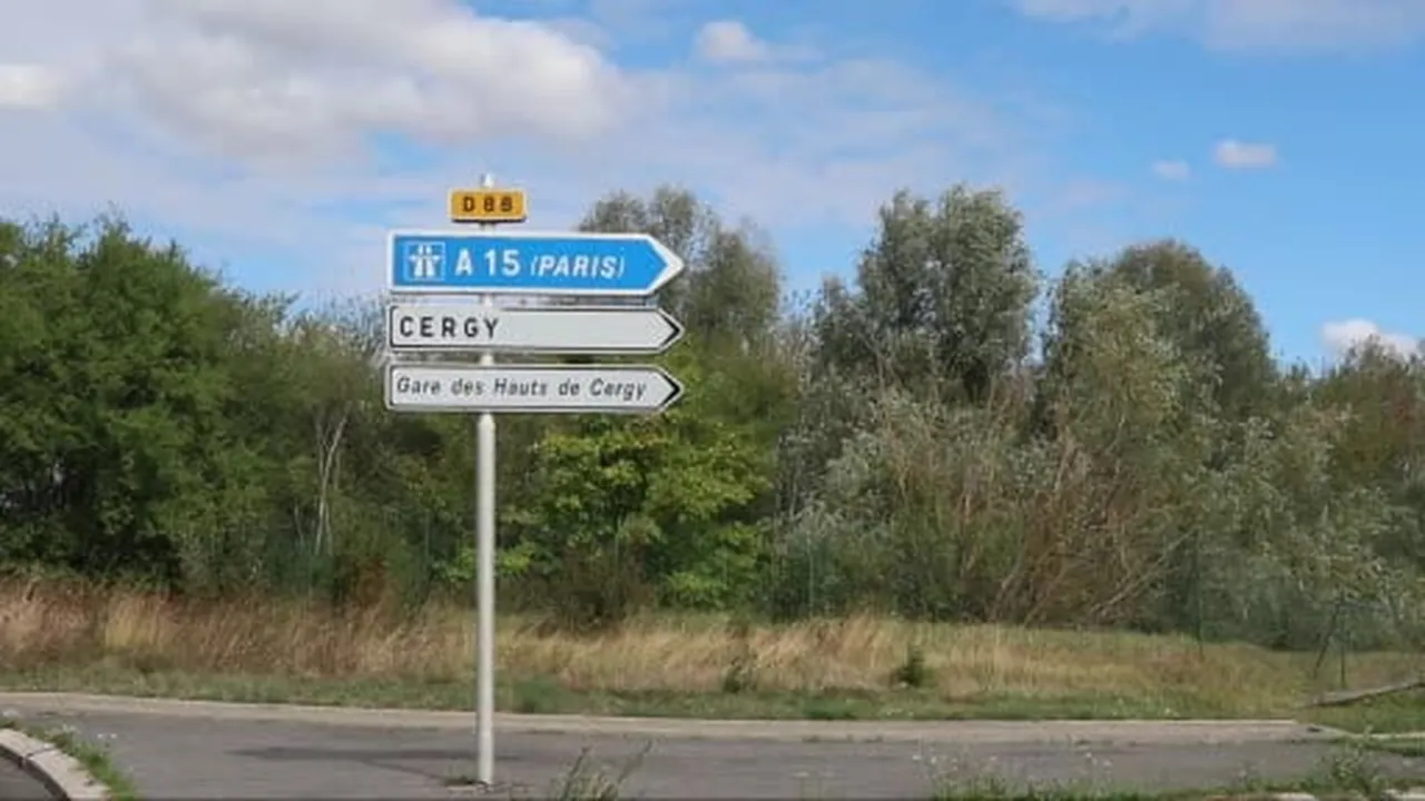 Suudi Arabistan tarafından Fransa'nın başkenti Paris'in yakınlarındaki Cergy-Pontoise bölgesine...