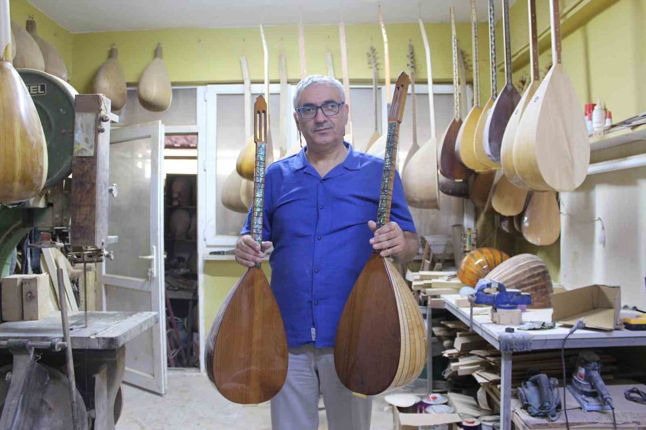 SAZ VE BAĞLAMA USTASI FEHMİ SEZER YALÇIN (61)
