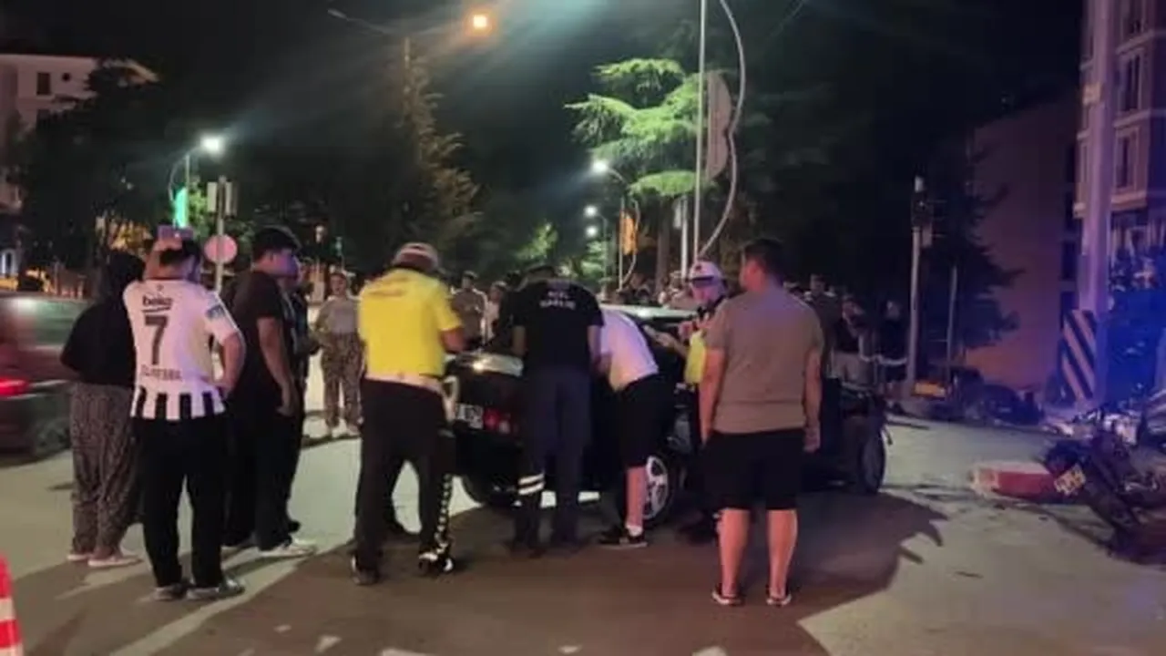 Burdur'da otomobil ile çarpışan motosikletin sürücüsü yaralandı