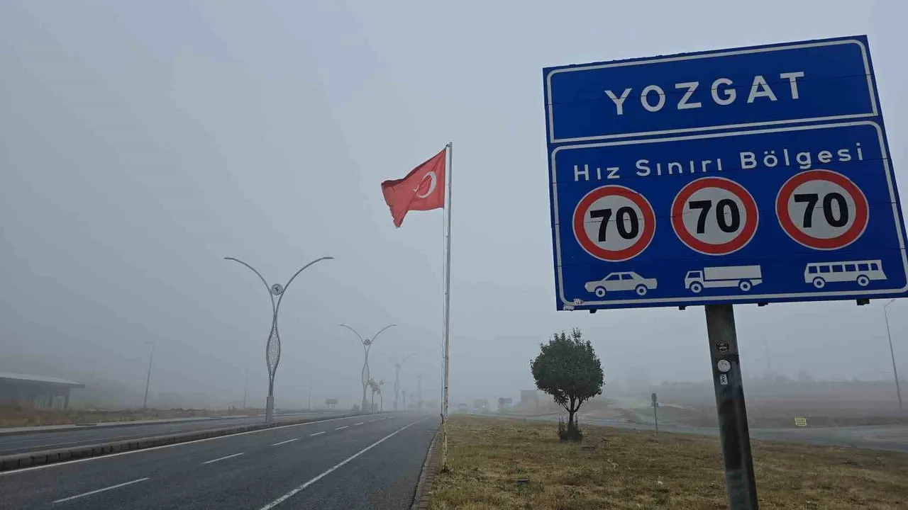 TERMOMETRELERİN YAKLAŞIK 13 DERECE GERİLEDİĞİ KENTTE, SERİN VE YAĞIŞLI HAVA İLE BİRLİKTE SİS...
