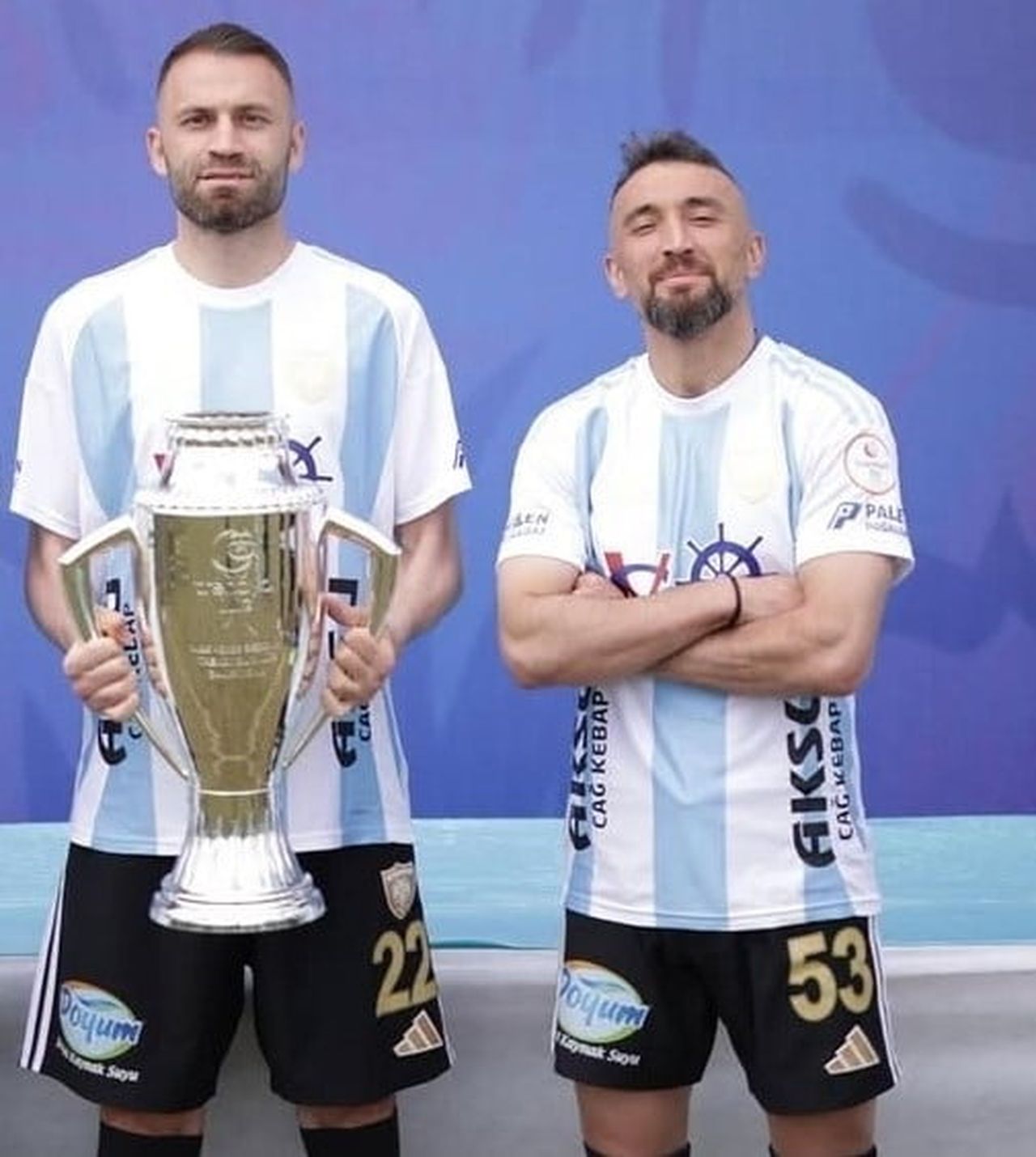 TRENDYOL SÜPER LİG EKİPLERİNDEN ERZURUMSPOR FK'NIN TAKIM KAPTANLARI MUSTAFA YUMLU(SOLDA) İLE ORHAN...