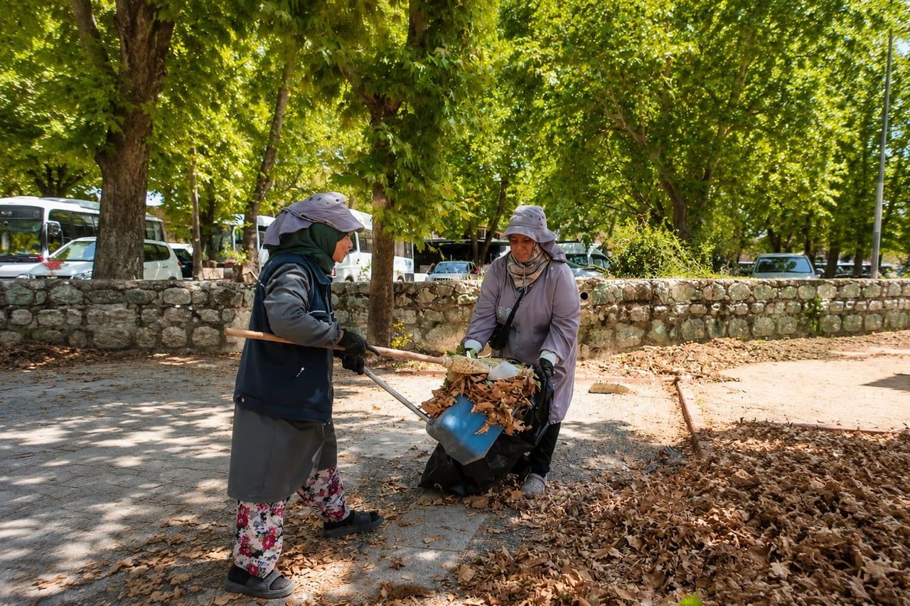 KARACABEY BELEDİYESİ PARK VE BAHÇELER MÜDÜRLÜĞÜ, İLÇE GENELİNDE ÇOCUK PARKLARINDAN YEŞİL ALANLARA...