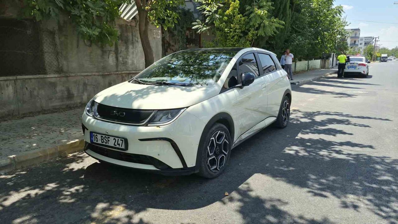 ADIYAMAN’DA MOTOSİKLET İLE OTOMOBİLİN ÇARPIŞMASI SONUCU MEYDANA GELEN KAZADA 1 KİŞİ...