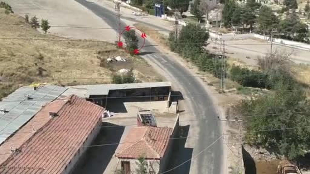 30 yıl hapis cezasıyla aranıyordu: Jandarma havadan izledi, karadan kıskıvrak yakaladı