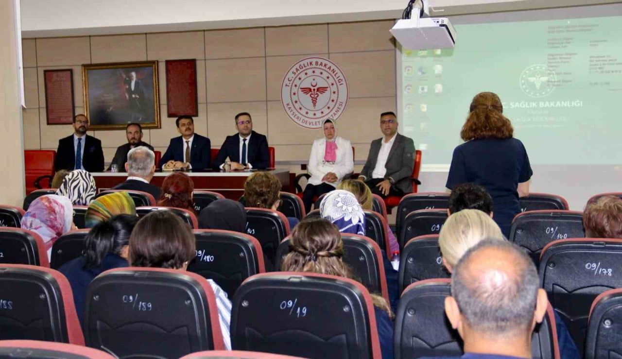 KAYSERİ DEVLET HASTANESİ BAŞHEKİMİ UZM. DR. ALİ ÇÖL; HASTANE YÖNETİCİLERİ VE BİRİM SORUMLULARI İLE...