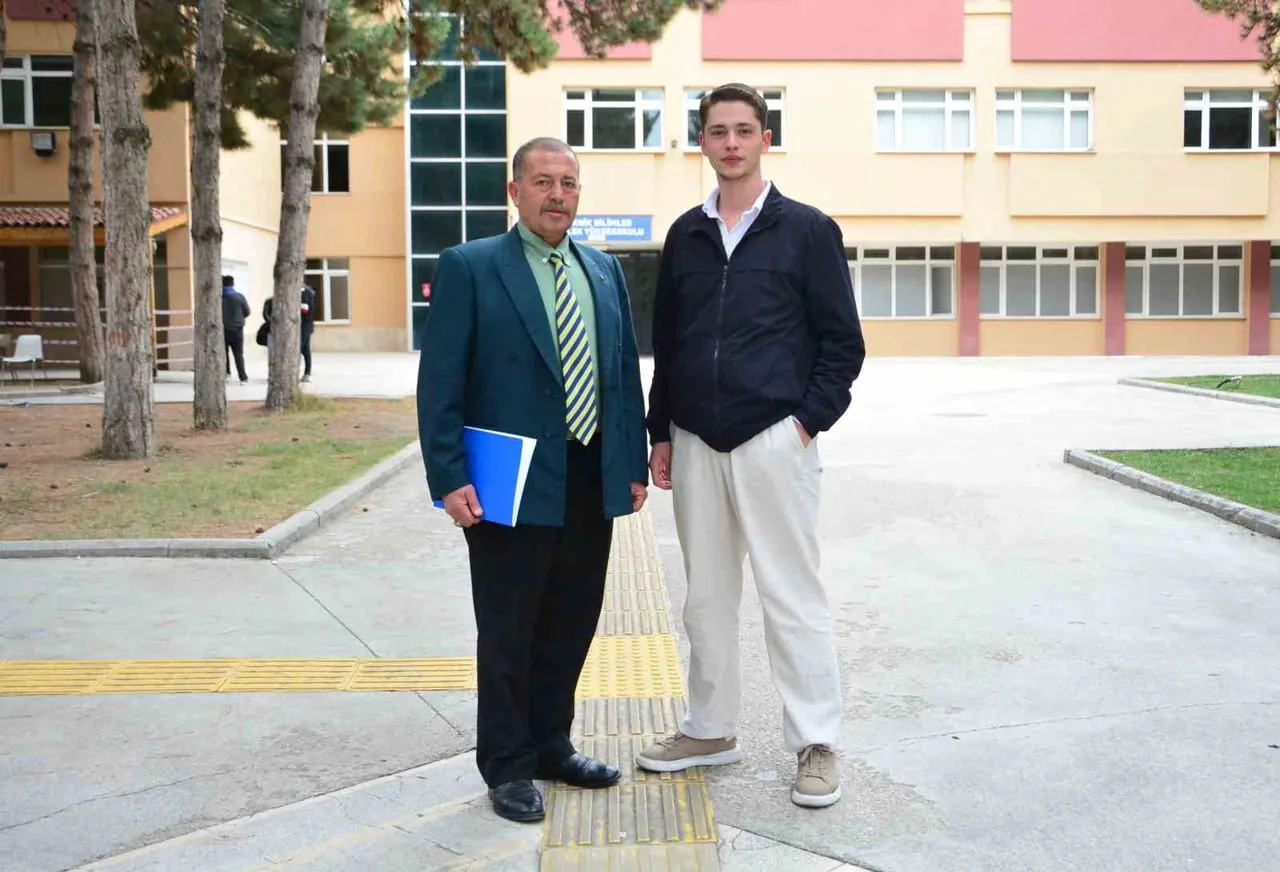 VAHAP AKYOL VE OĞLU