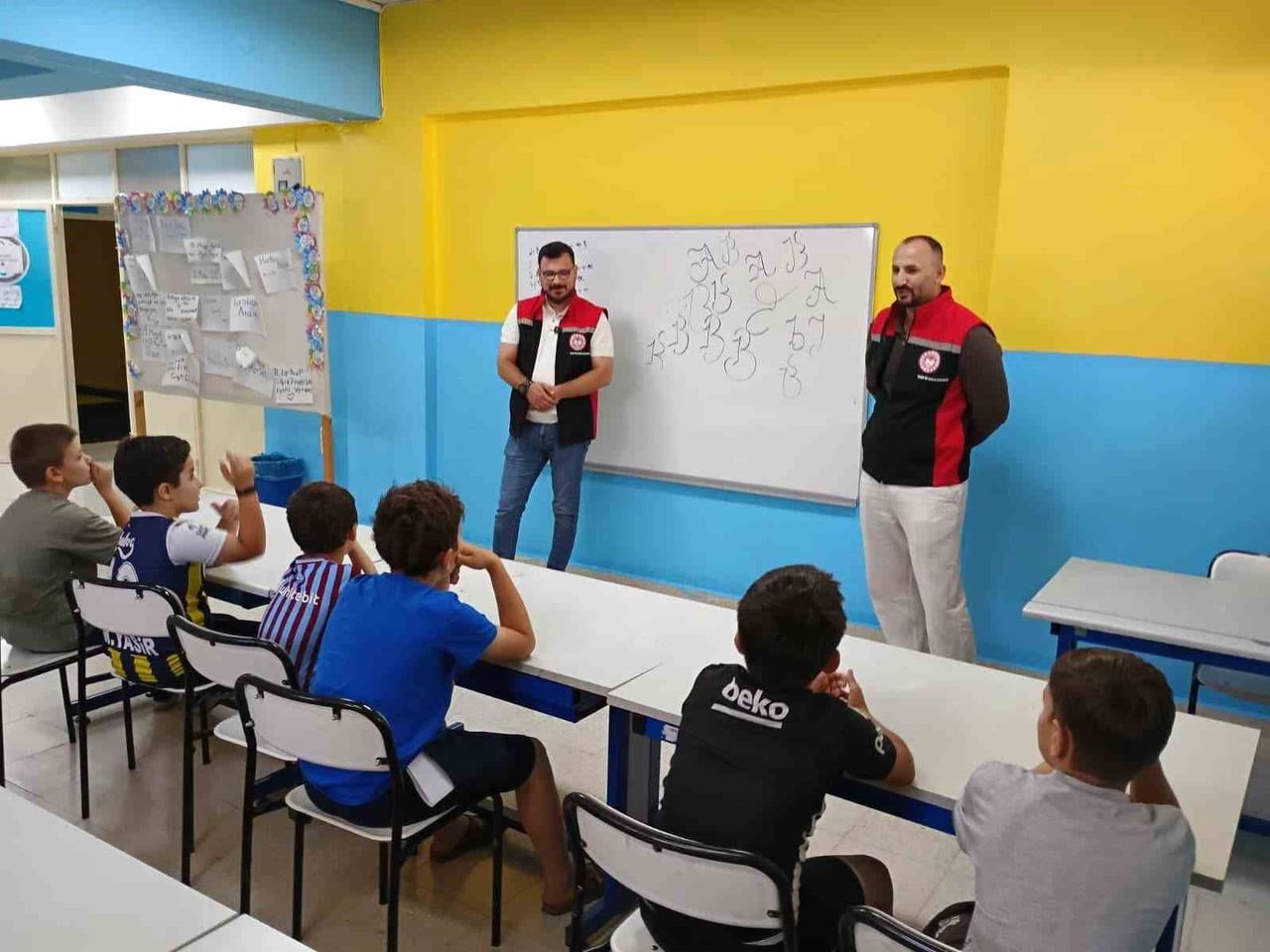 ERZİNCAN'DA ÖĞRENCİLERE MODERN TARIM UYGULAMALARI ANLATILDI