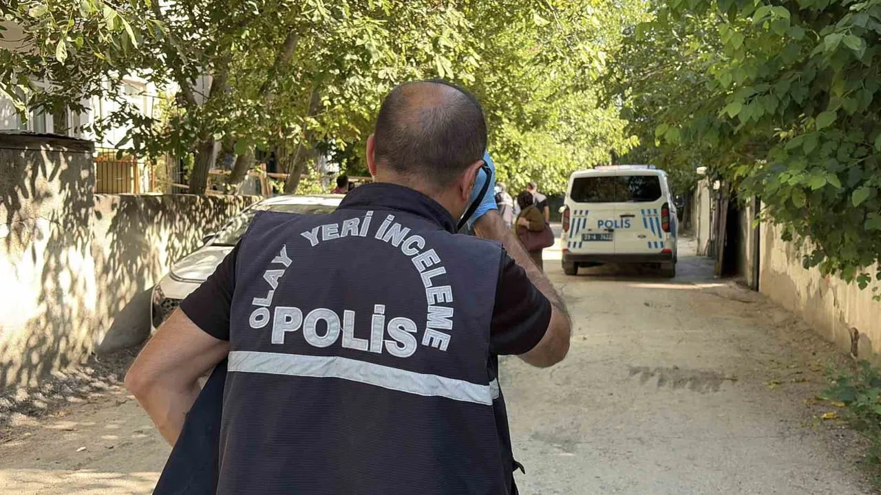 ELAZIĞ'DA 1 ŞAHIS, BİNANIN İÇERİSİNDE UĞRADIĞI SİLAHLI SALDIRI SONUCU YARALANDI