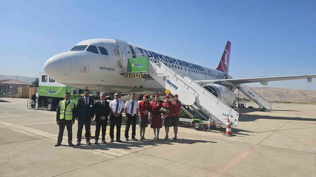 ULAŞTIRMA VE ALTYAPI BAKANI ABDULKADİR URALOĞLU, YENİLEME ÇALIŞMALARI KAPSAMINDA GEÇİCİ OLARAK...