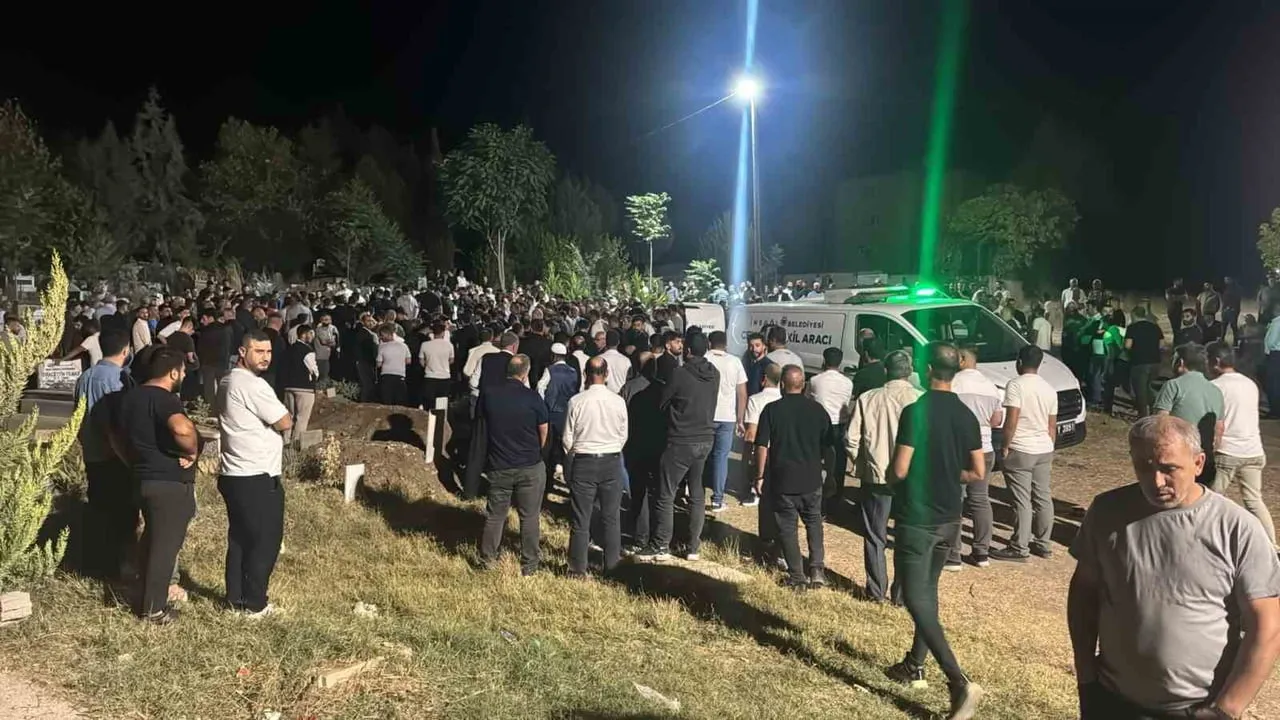 KAZADA HAYATINI KAYBEDEN 13 YAŞINDAKİ AYŞEGÜL, TOPRAĞA VERİLDİ
