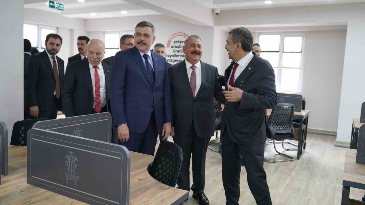 ALANDÖKEN BELEDİYESİ TARAFINDAN YAPIMI TAMAMLANAN YUNUS EMRE MAHALLE KONAĞI İLE HÜSEYİN AVNİ ULAŞ...