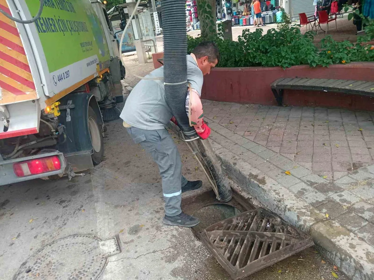 KEMER BELEDİYESİ, İLÇE GENELİNDE MAZGALLARI TEMİZLEDİ